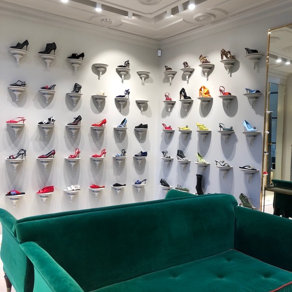 Meet your Posher, Tara - Picture 3 of 6